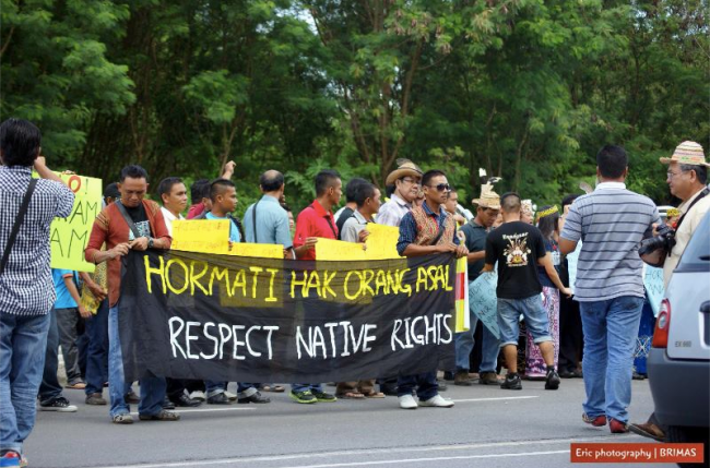 Tiap iti papan pelekat mai penemu baru ke orang bansa asal Sarawak. Sida udah ngelala kuasa pengelantang sida empu