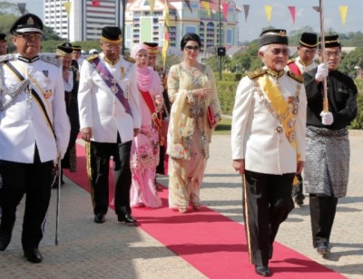 Sapa ti agi nyadi bos? Pengerami bejadika Aum DUN Sarawak – tang sida semina baum ba pengelama 8 hari ba sekali baum!